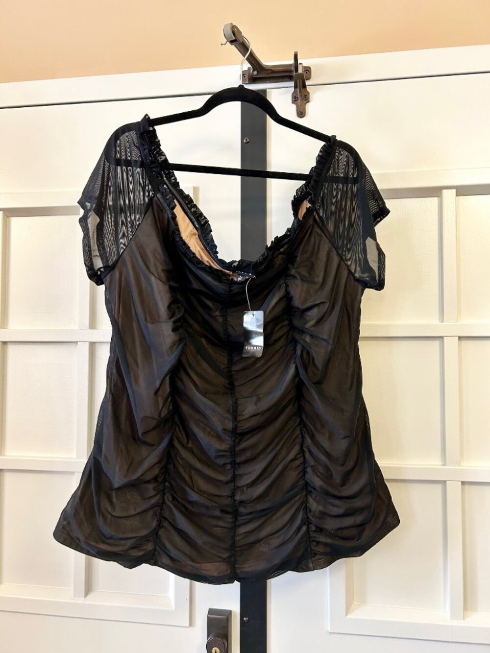 Torrid Ruched Off-Shoulder Top - Mesh Black Size 4 - Picture 4 of 5